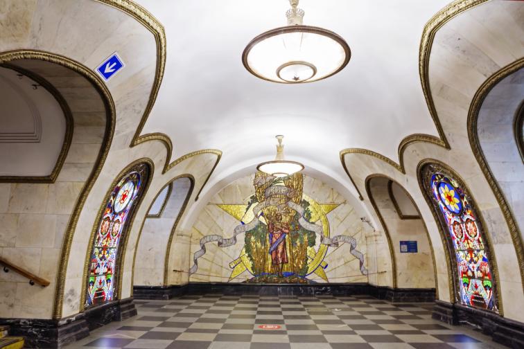 метро Москва Новослободская станция