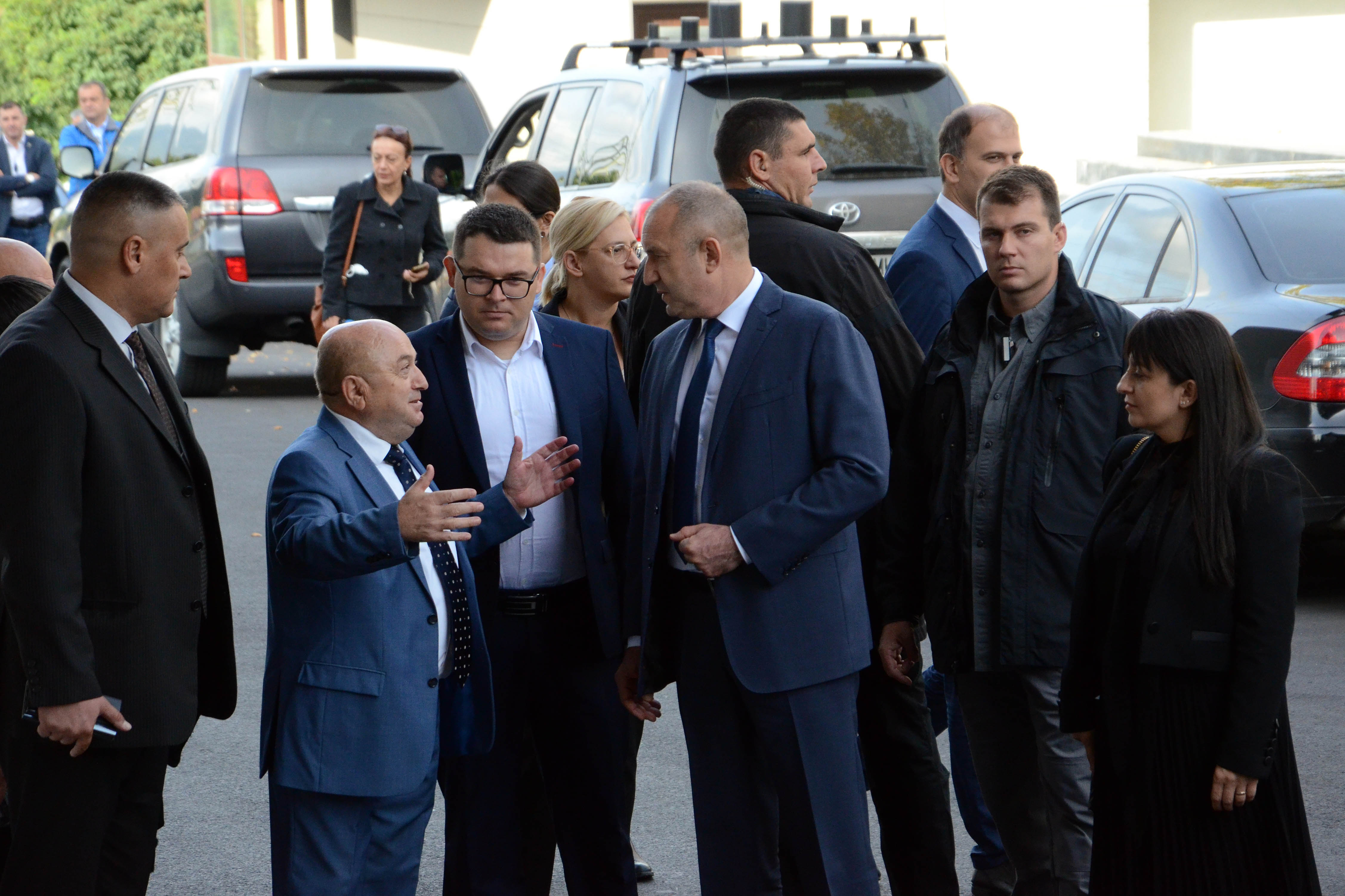<p>Румен Радев посети предприятието за каучукови съединения край Кърджали - &quot;Теклас&quot;</p>