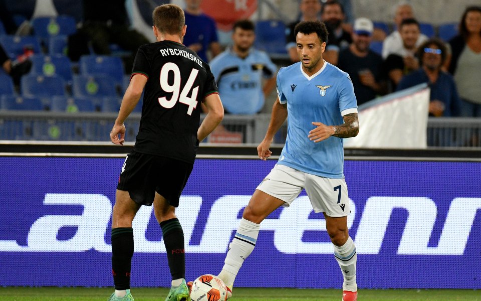 Късно снощи, съставът на Лацио постигна първа победа в групите