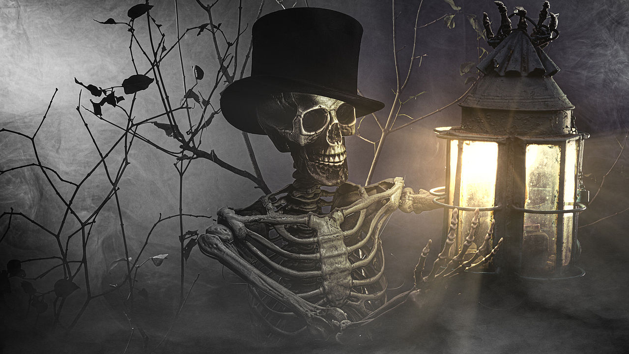 <p><strong>7. 30 октомври е известен като &bdquo;Нощ на пакостите&ldquo; </strong>Традиционно младите правят шеги на съседите си с яйца, тоалетна хартия и други &bdquo;нежелани&ldquo; изненади.</p>