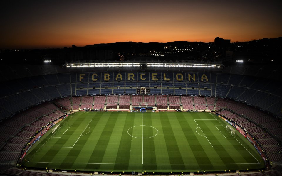 Изпълнителният директор на Барселона Феран Ревертер заяви, че клубът подкрепя