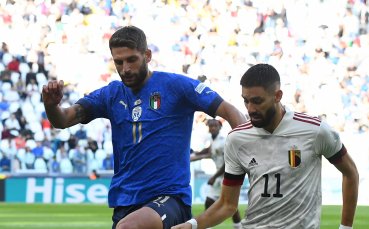 Националните отбори на Италия и Белгия играят при резултат 0 0