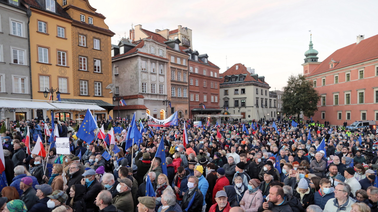 <p>Над 100 хиляди души демонстрираха в Полша в подкрепа на членството на страната в Европейския съюз</p>

<p><br />
&nbsp;</p>