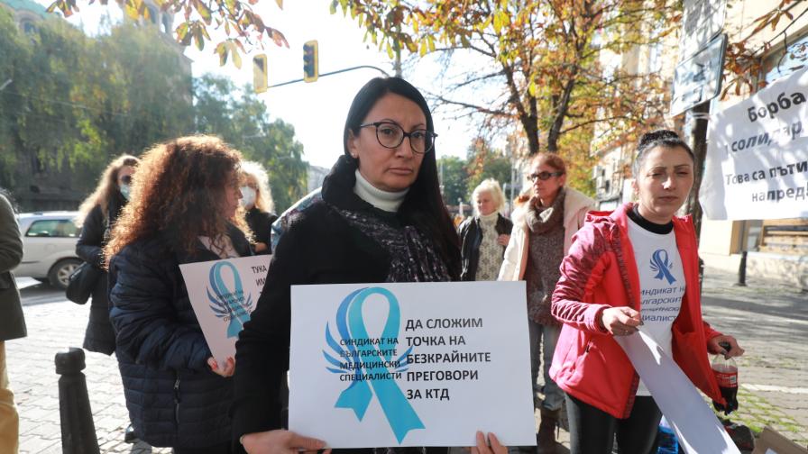 Кацаров към сестрите: Не е честно да протестирате срещу нас