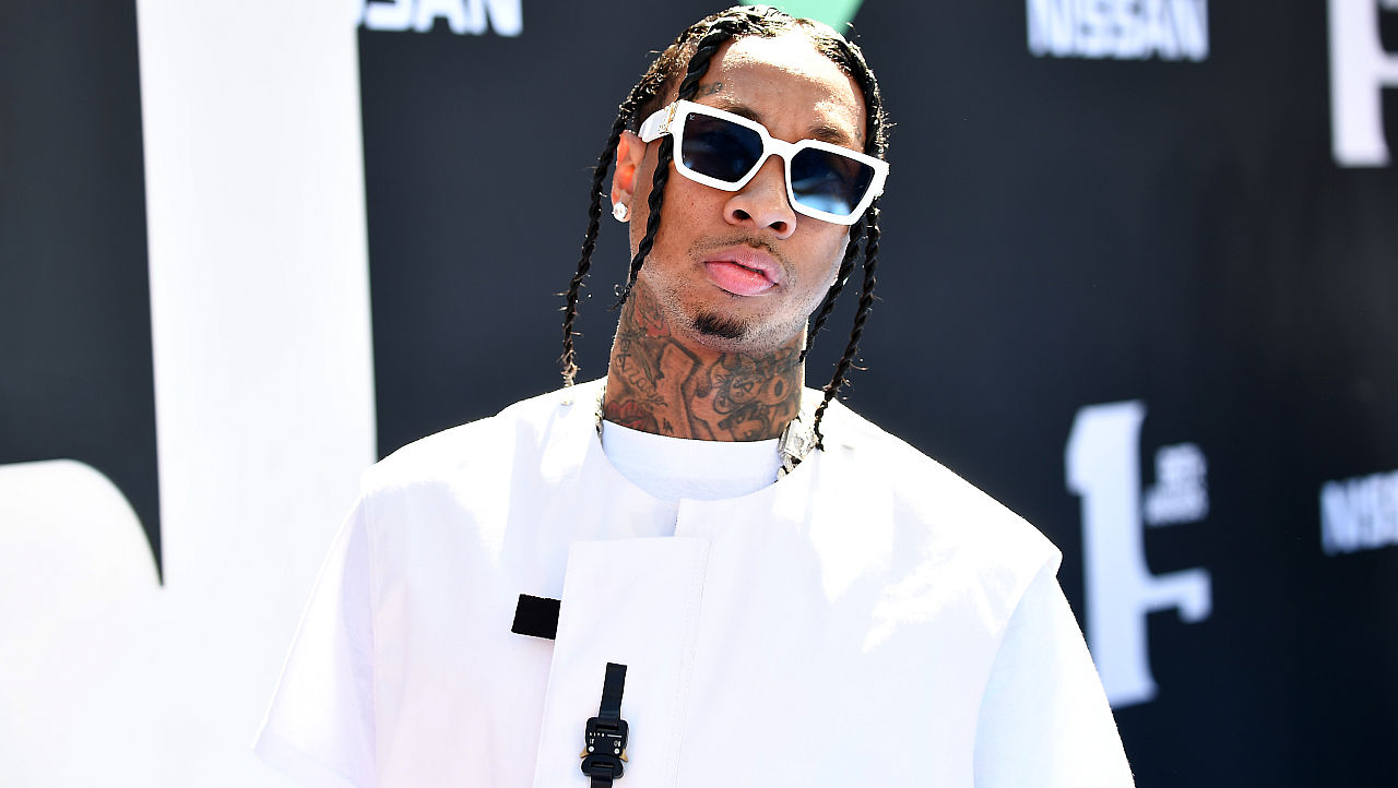 <p><b data-index-in-node="0" data-path-to-node="1,5,0">Тайга (Tyga):</b> Рапърът беше отрязан завинаги, след като взе Ferrari под наем на лизинг, спря да плаща вноските и се стигна дотам компанията насилствено да конфискува автомобила обратно.</p>