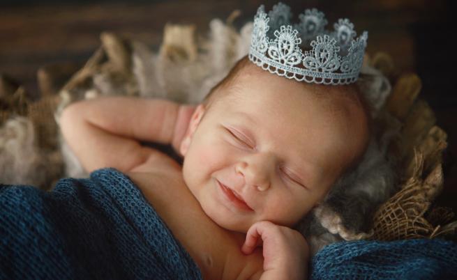 В кралското семейство и бебетата спазват протокол