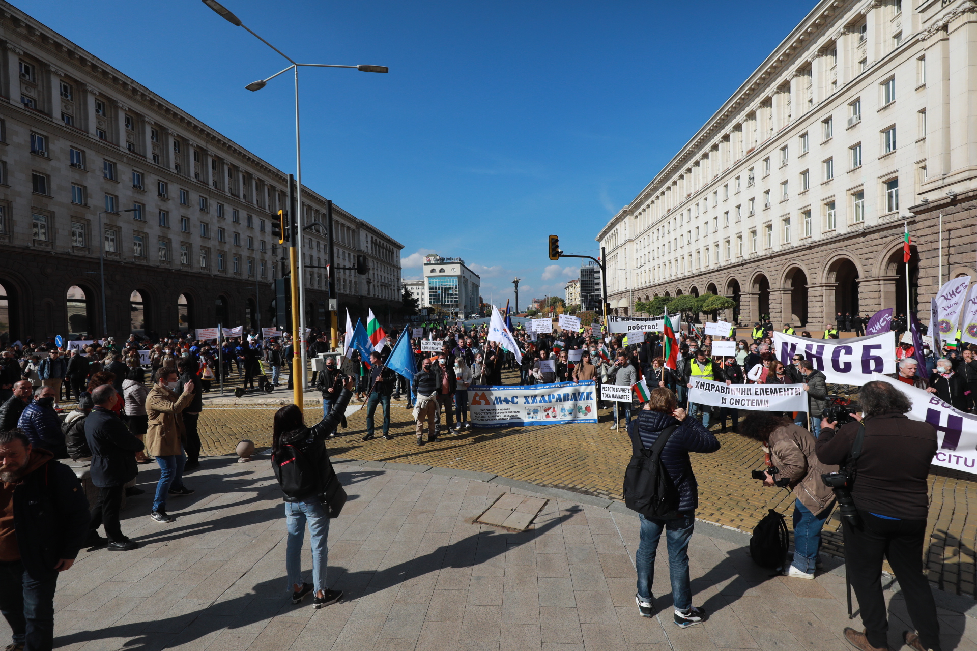 Работодателски организации и синдикати на протест