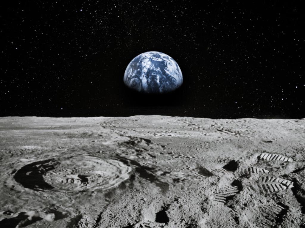 Китайска сонда носеща проби от далечната страна на Луната се