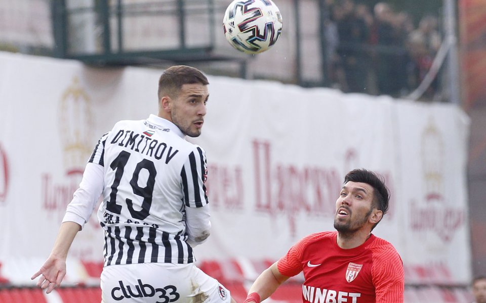 Нападателят на Локомотив София Илия Димитров няма да може да