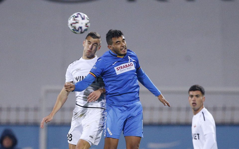 Отборите на Левски и Септември Симитли играят при резултат 5:0