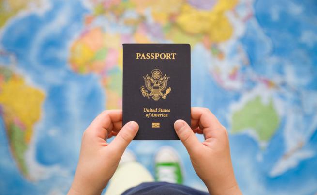 САЩ издадоха първия паспорт с 