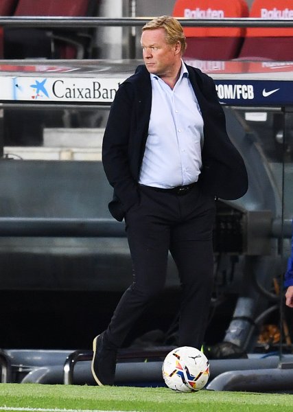 Роналд Куман като старши треньор на Барселона в периода август1