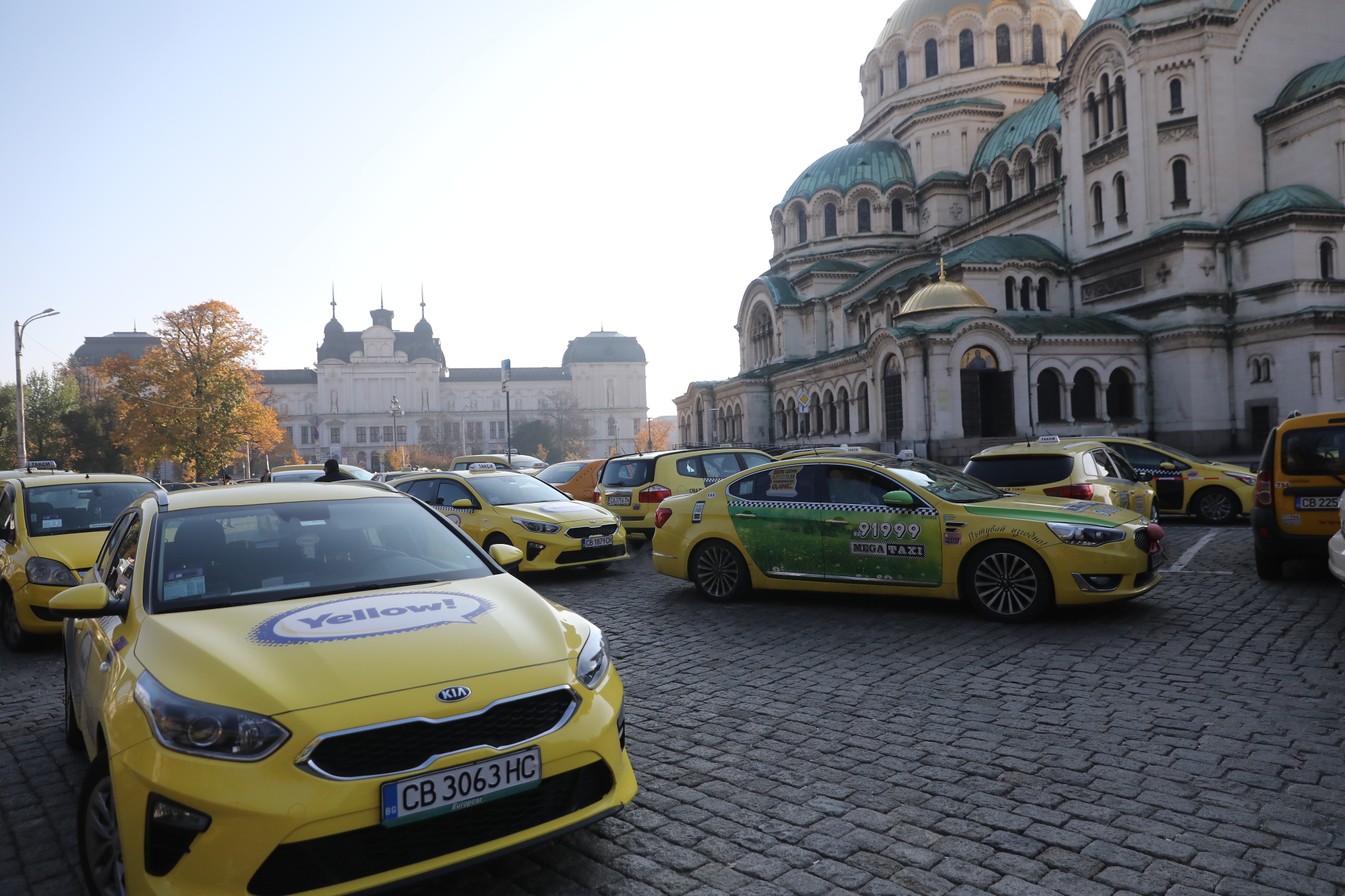 <p>Протест на таксиметровите шофьори пред Столична община</p>
