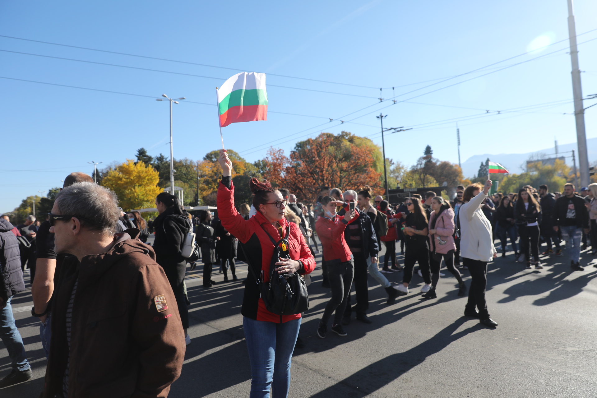 <p>Протест в София на представители на бизнеса, пострадал от новите ограничителни мерки.&nbsp;По-рано днес протестиращите блокираха за кратко пл. &quot;Орлов мост&quot;.</p>