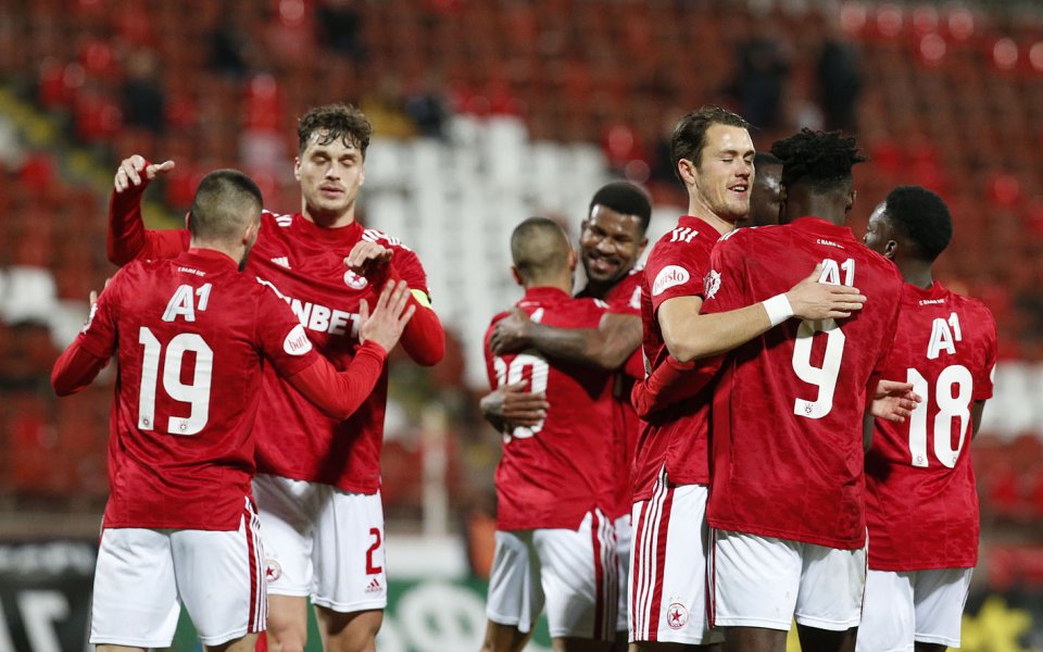 ЦСКА излиза срещу Зоря Луганск в битка за първа победа