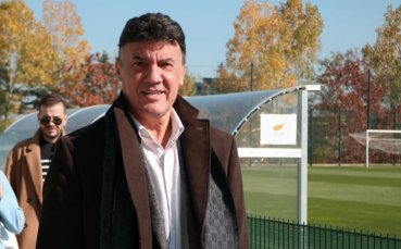 Президентът на Българския футболен съюз Борислав Михайлов поздрави националния отбор
