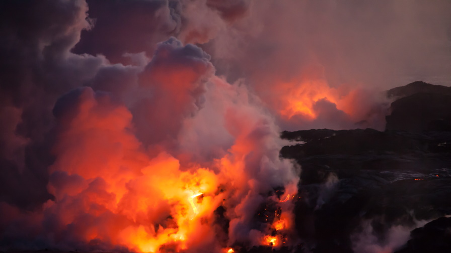 Опасност от изригване на вулкан в Исландия, обявиха извънредно положение