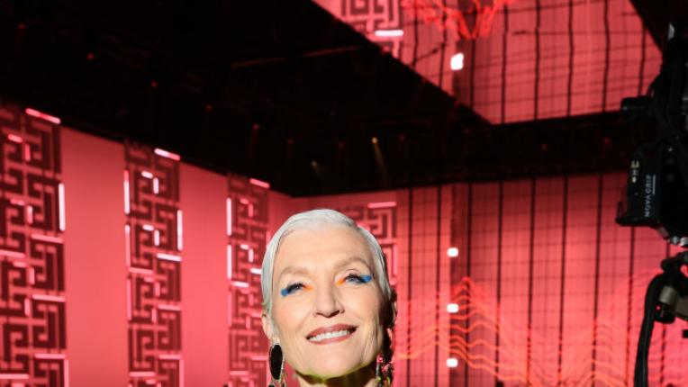  10 обстоятелството за майката на Илон Мъск, които евентуално не знаете 