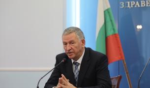 <p>Кацаров: Ситуацията е критична, нужно e общо действие</p>