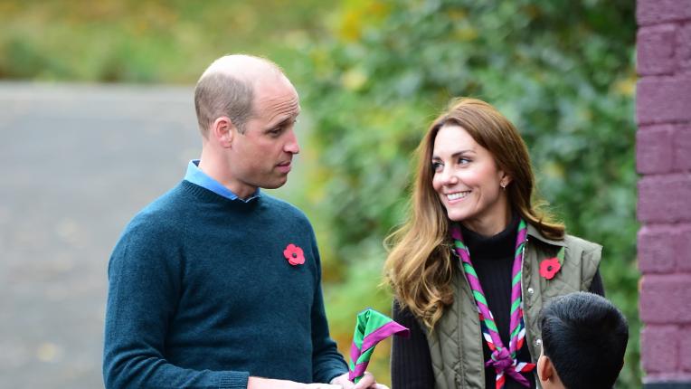 Кейт Мидълтън и принц Уилям посетиха малки скаути в Глазгоу