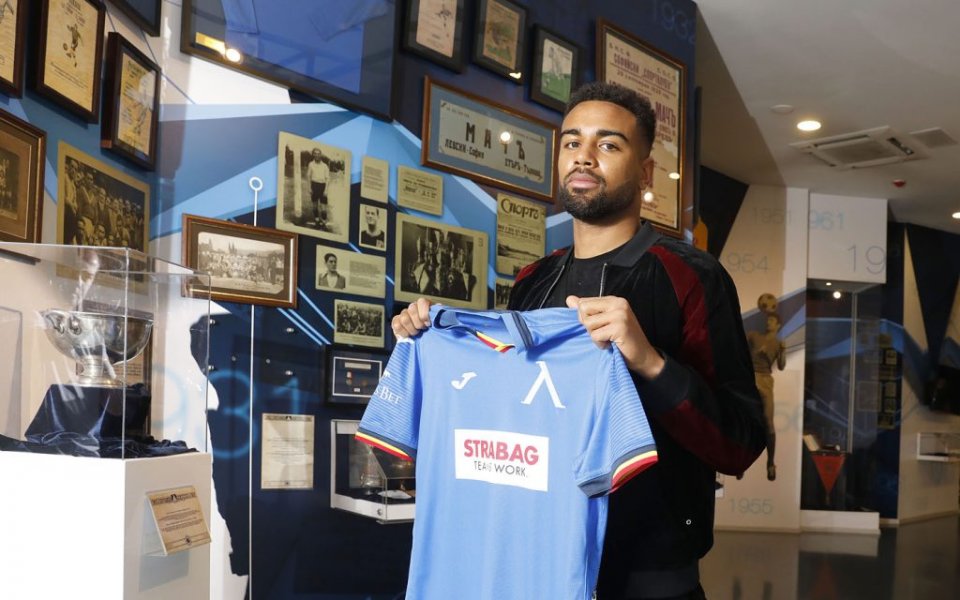 Последното попълнение на Левски - Ноа Сонко Сундберг, попадна в