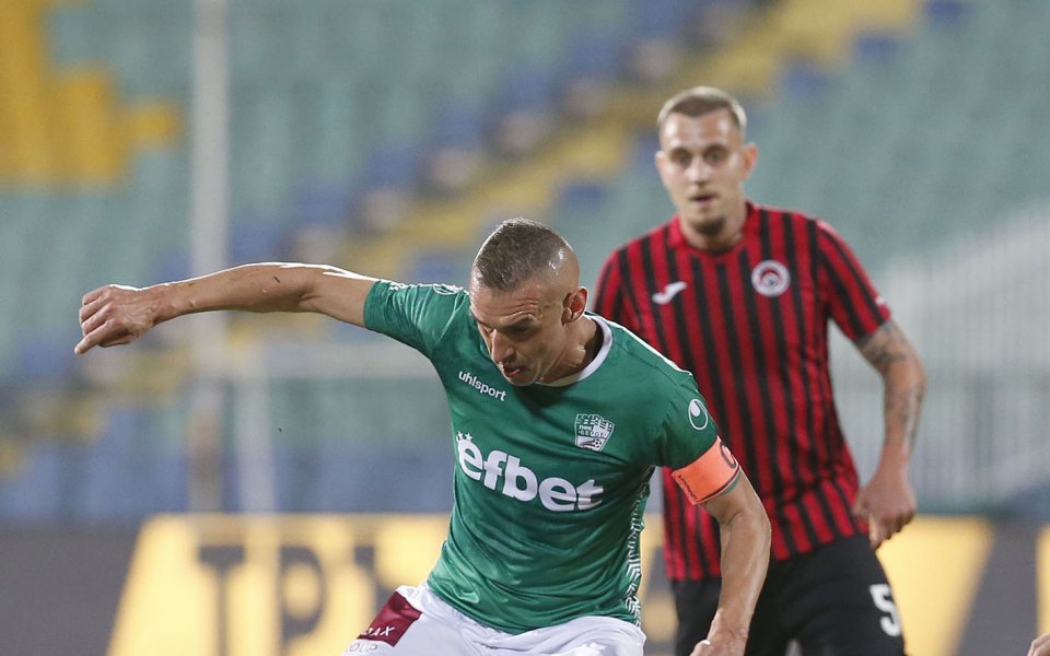 Отборите на Локомотив София и Берое играят при в откриващия