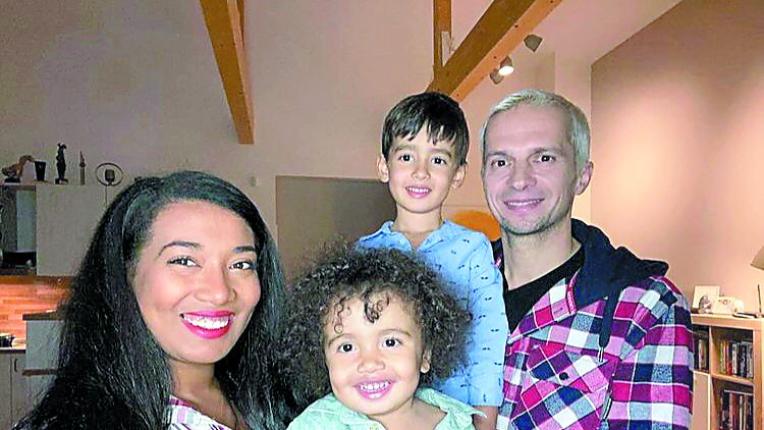  Семейната идилия на Део и Мариана 