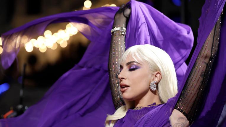  Лейди Гага събра всички погледи на премиерата на „ Домът на Гучи “ 