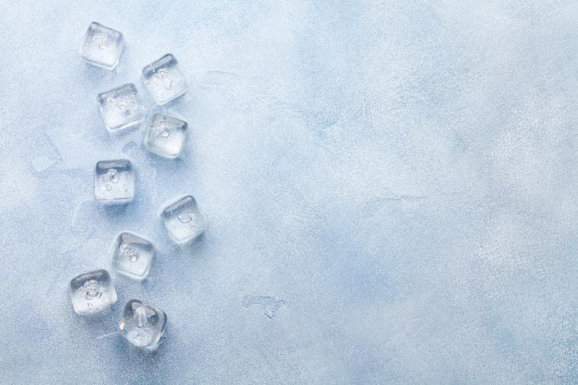 <p><strong>Лед</strong></p>

<p>Изненадващо, ледът е един от най-често срещаните странни желания и често се свързва с недостиг на желязо. Смученето на кубче лед помага за облекчаване на възпалението в устата, което може да означава анемия.</p>
