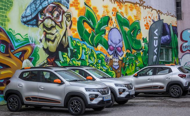  STOP & GO: Литиево-йонната батерия е с потенциал 26,8 kWh, захранваща електромотор с мощ 33 kW (44 к.с.) и 125 Нм. 