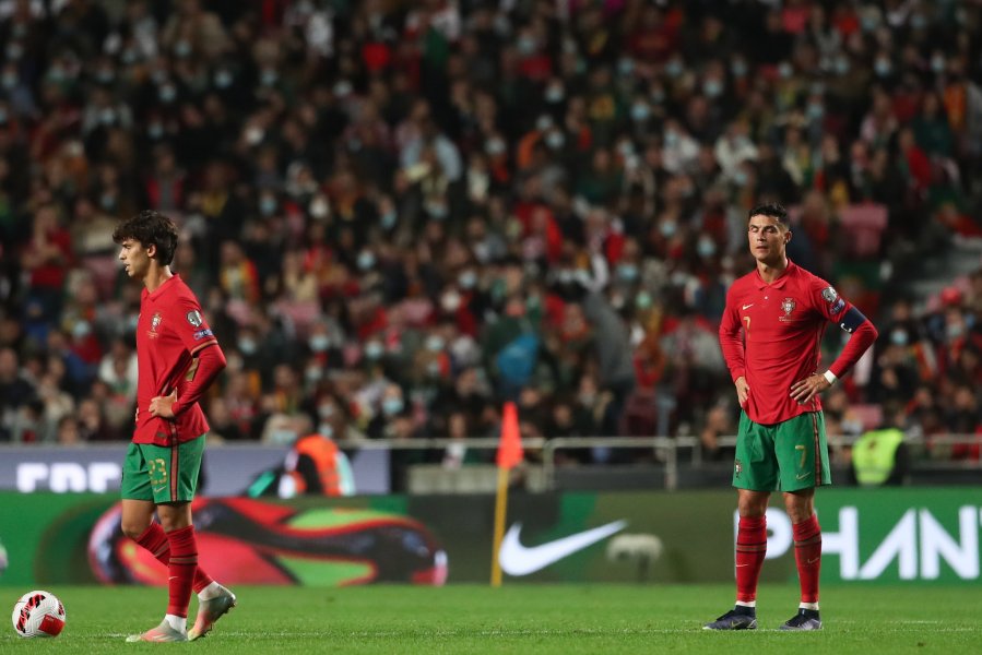 Емоциите на Кристиано Роналдо след загубата от Сърбия1