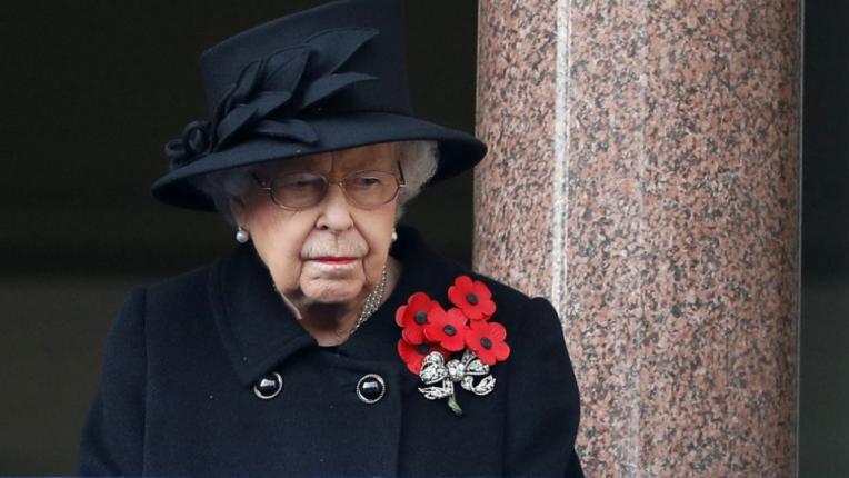  15 звезди, които са се срещали с кралица Елизабет II 