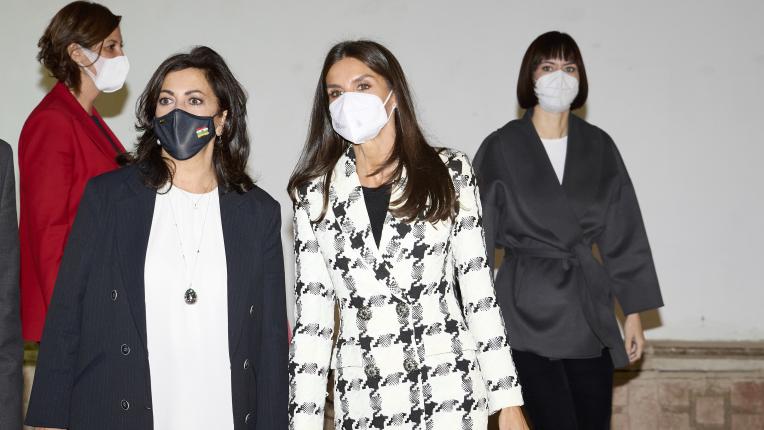  Кралица Летисия със стилна есенна композиция 