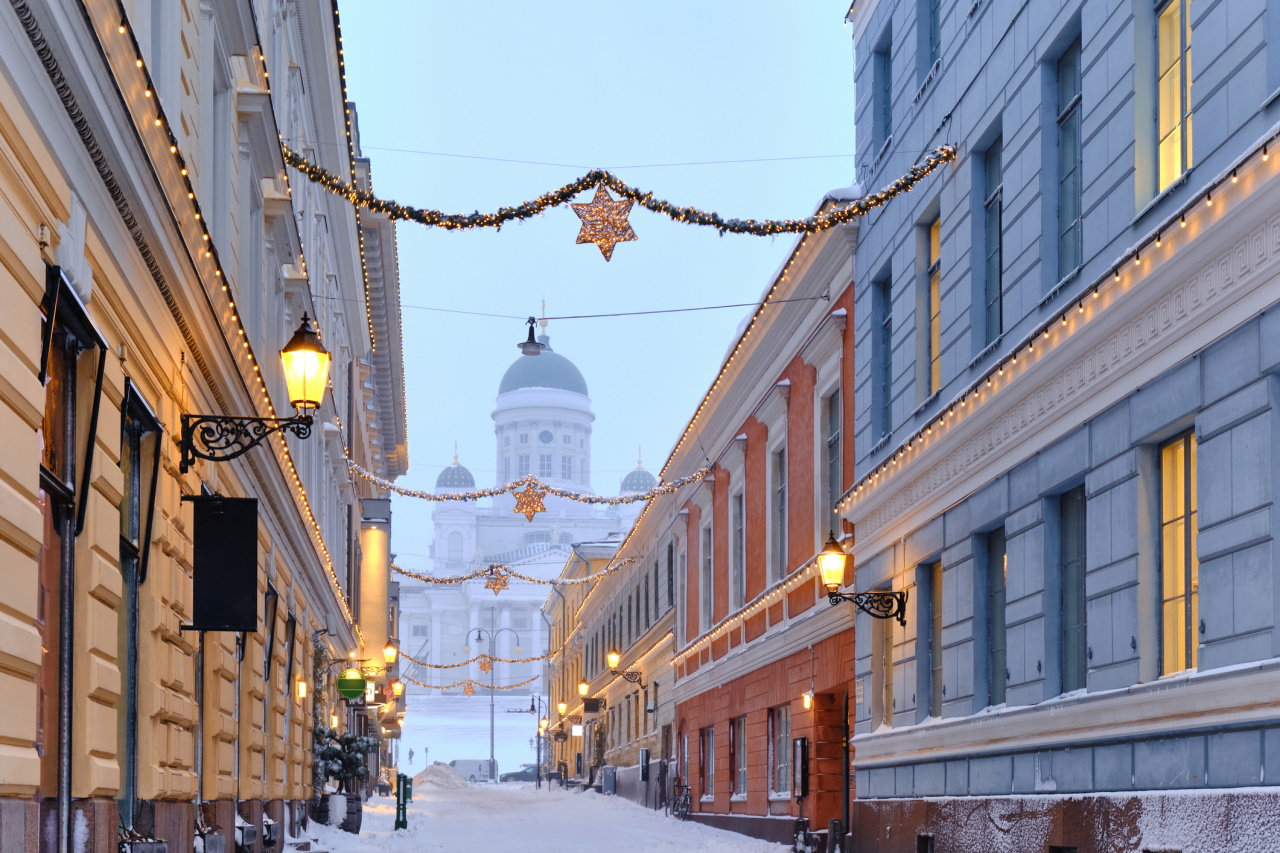 <p><strong>Хелзинки</strong></p>

<p>Финландската столица блести положително през зимата. Допълнителна привлекателност са покритите със сняг острови, разположени в и около пристанището.</p>