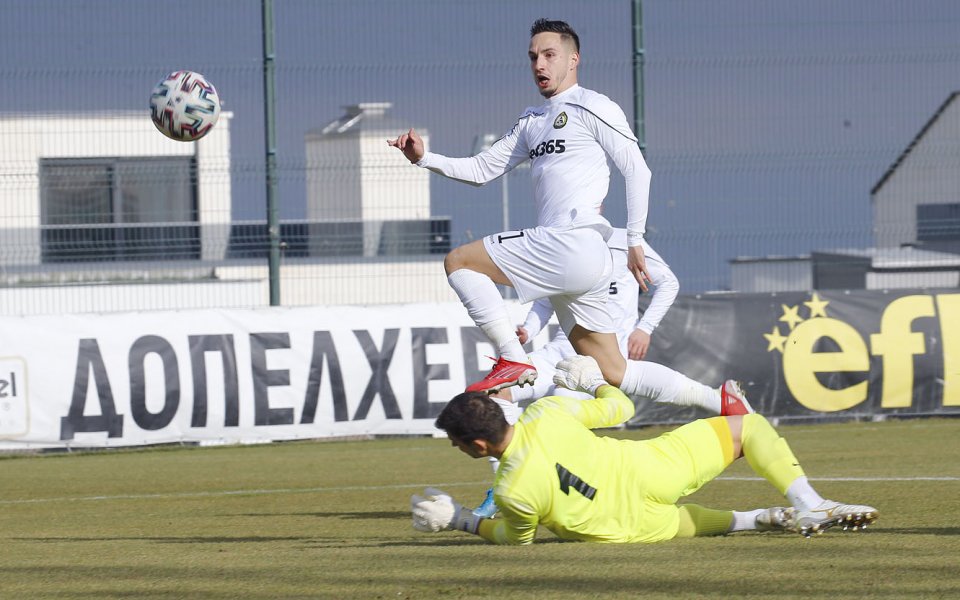 Емил Стоев ще се завърне в състава на Славия в