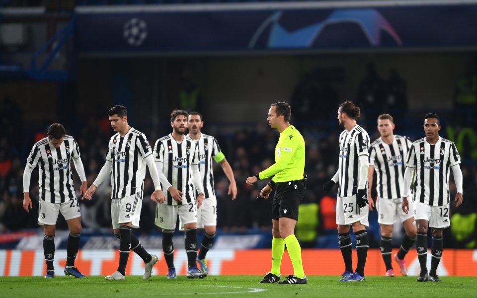 Отборът на Ювентус има проблеми както на терена, така и