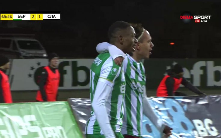 Тунгара накара Вуцов да вади за втори път топката от вратата си