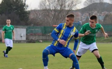 Лидерът в Югоизточната Трета лига Левски Крумовград отстъпи с 0 1