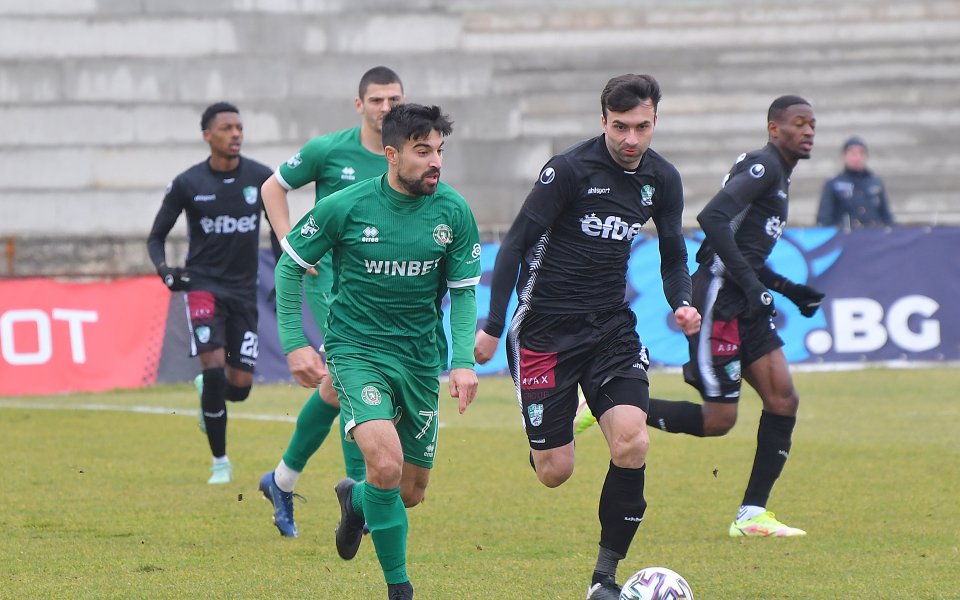 Отборът на Берое приема Ботев Враца в последен мач от