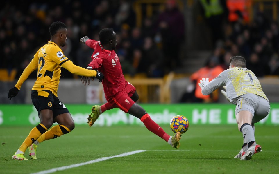 Отборите на Уулвърхемптън и Ливърпул играят при в двубой от