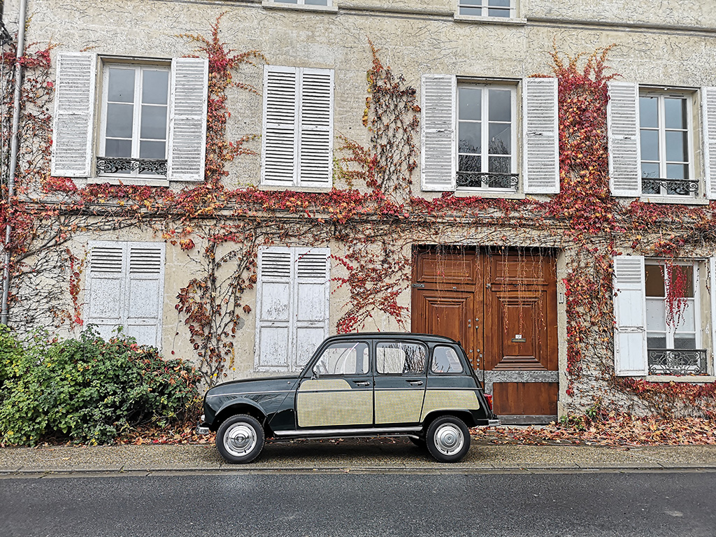 <p>Renault 4 Parisienne</p>