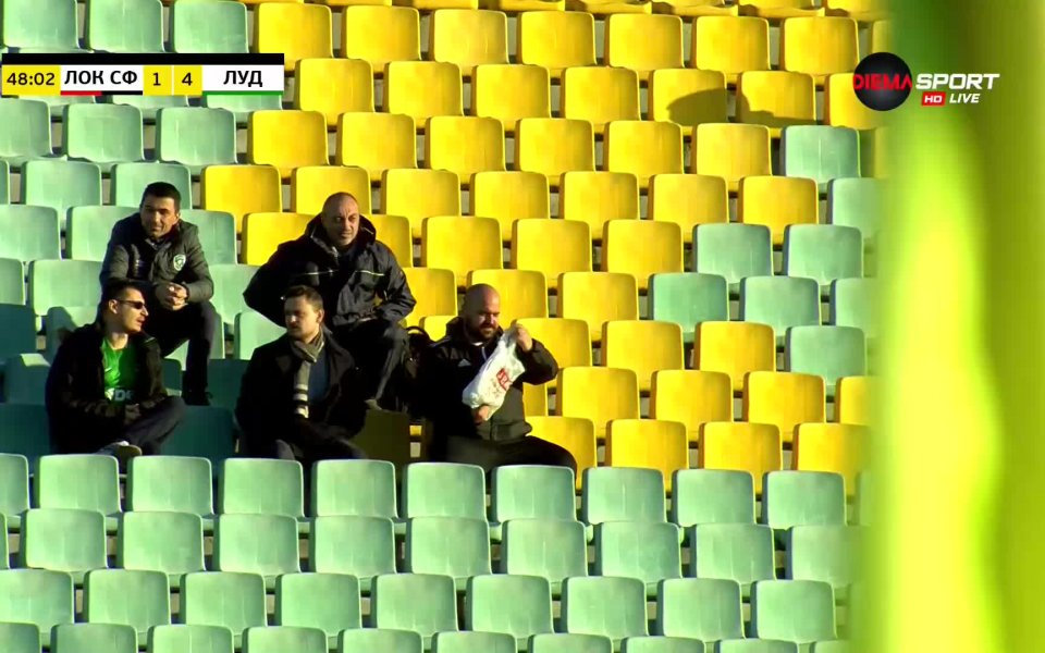 Жордан Икоко проби по десния фланг на Лудогорец и пусна