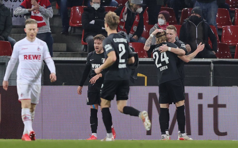 Аугсбург победи Кьолн с 2:0 като гост в мач от