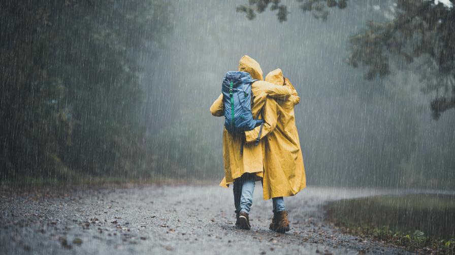 Внимание, обилни валежи от дъжд! Жълт код в 11 области в петък