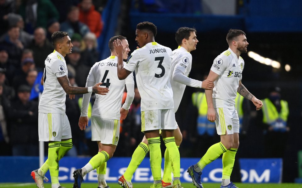 Двама играчи на Лийдс ще се възстановяват от контузии до