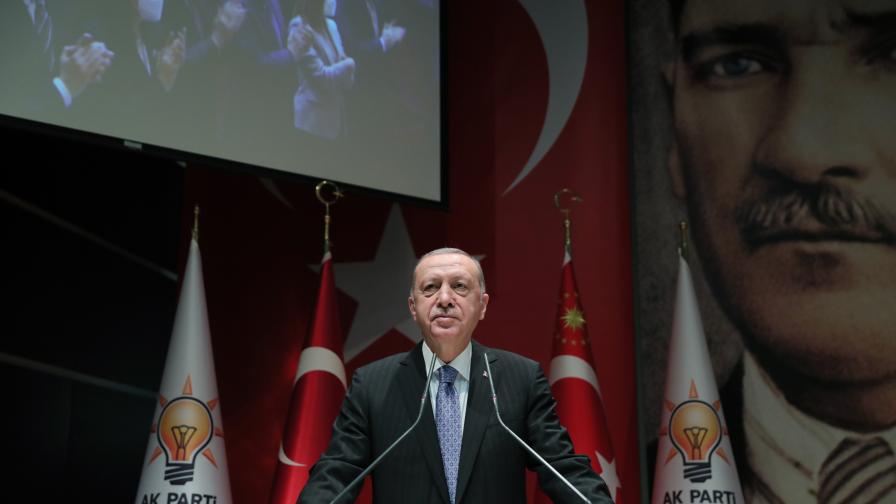 <p>Ердоган: 50% по-висока минимална заплата през 2022&nbsp;</p>