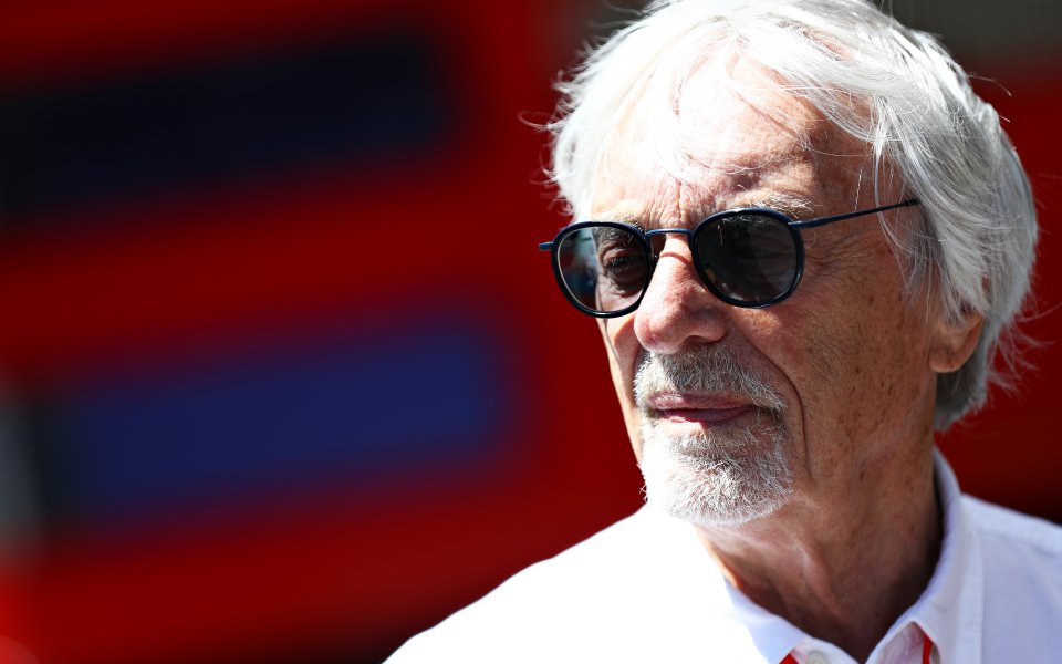 Бърни Екълстоун смята, че дните на Люис Хамилтън във Формула