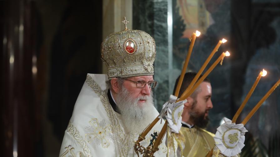 В "Св. Александър Невски" бе отслужена празничната литургия за Бъдни вечер