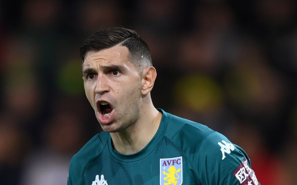 Отборът на Манчестър Юнайтед се интересува от вратаря на Астън