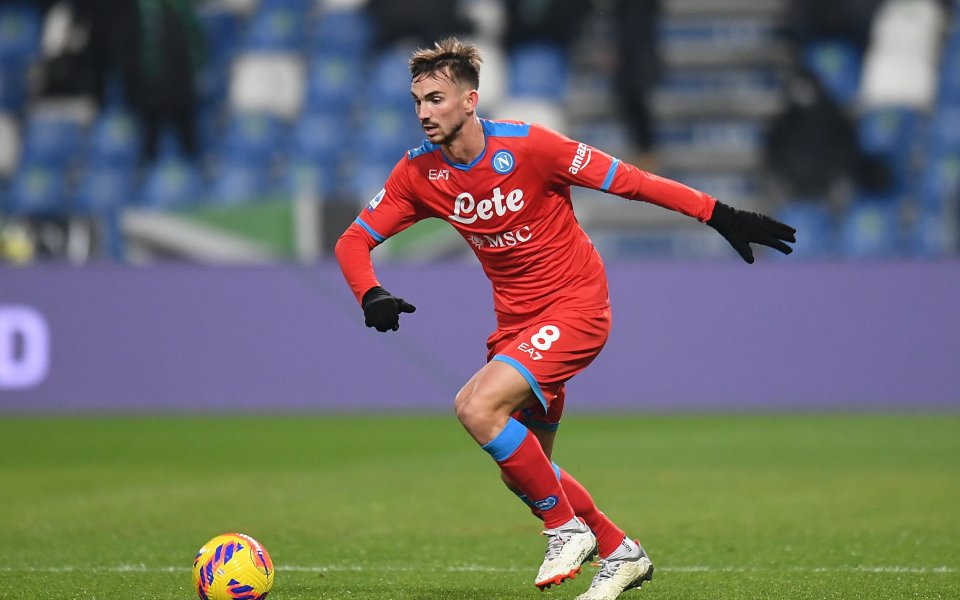 Отборът на Ливърпул ще се опита да подсили халфовата си